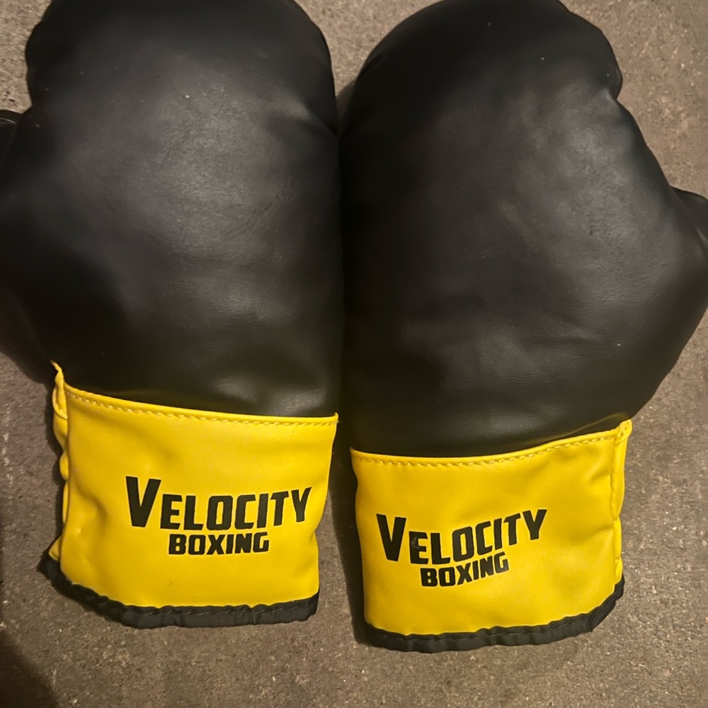 Velocity Boxing Gloves Black and Yellow